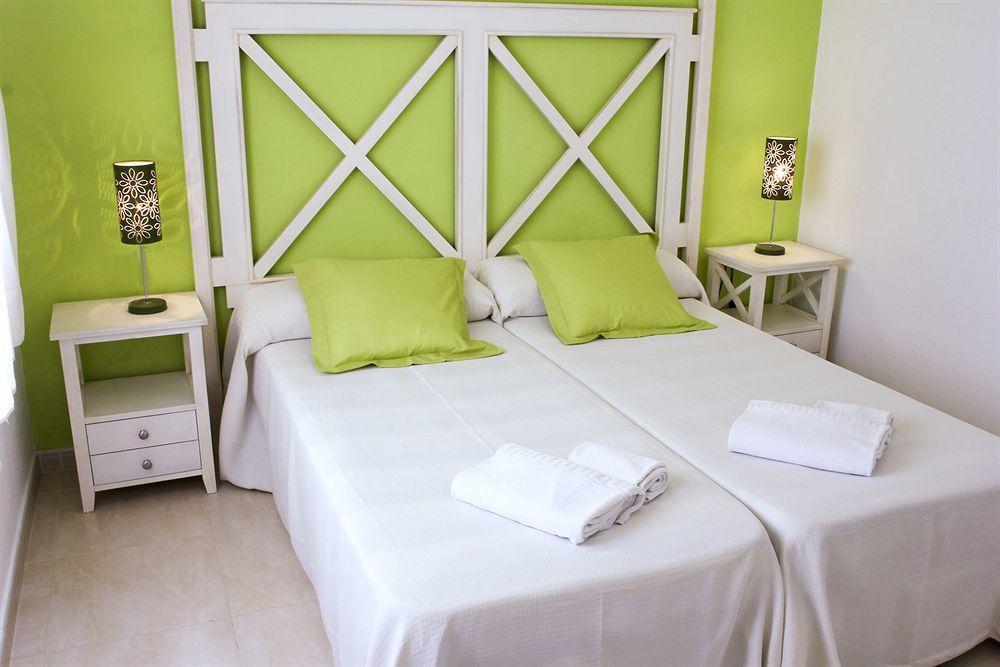 Apartamentos Son Bou Playa Gold Exteriör bild