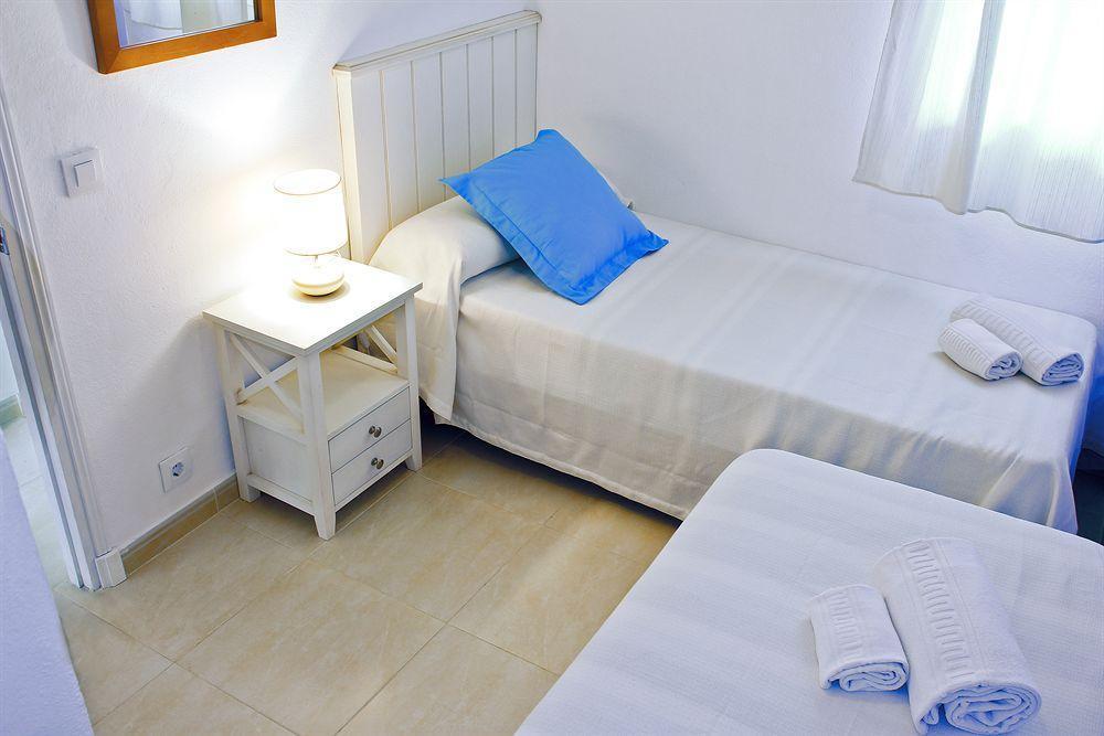 Apartamentos Son Bou Playa Gold Exteriör bild